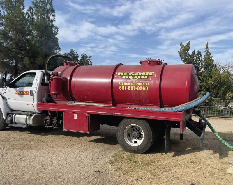 pumping-in-bakersfield septic tank cleaning truck from rescue hero plumbing in bakersfield, ca