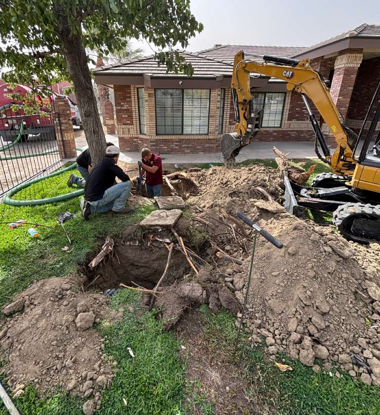 Emergency plumber in Arvin excavating for septic pumping